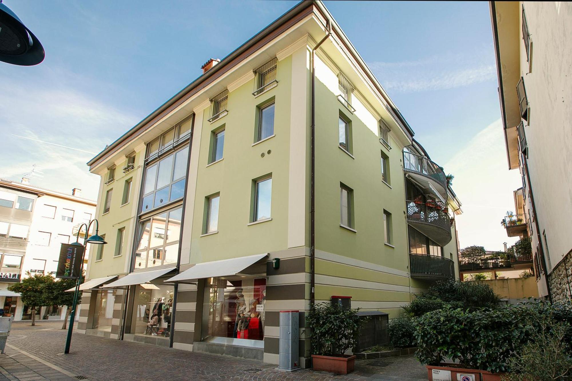 Riva Centro Apartment - Happy Rentals Luaran gambar