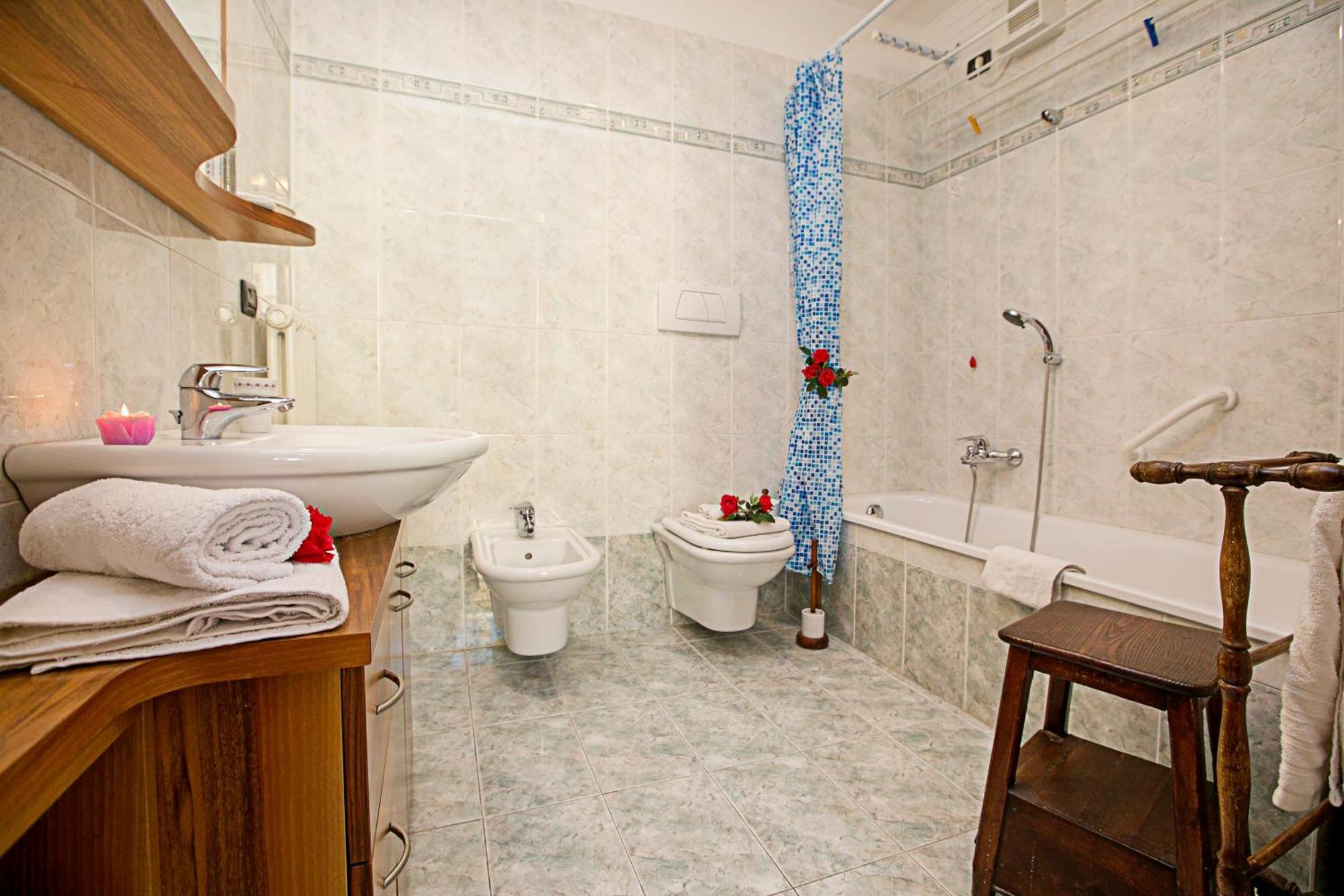 Riva Centro Apartment - Happy Rentals Luaran gambar