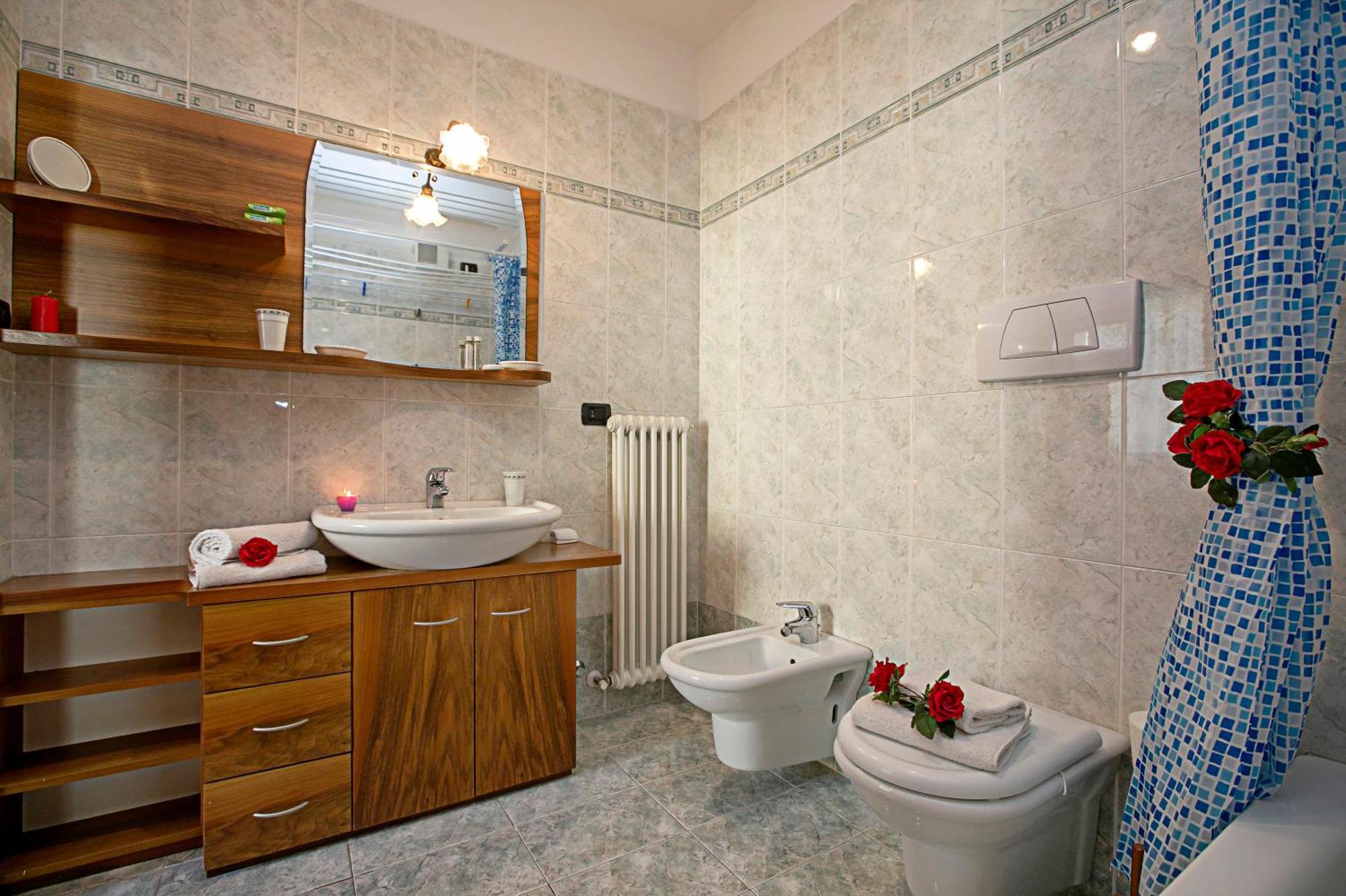 Riva Centro Apartment - Happy Rentals Luaran gambar